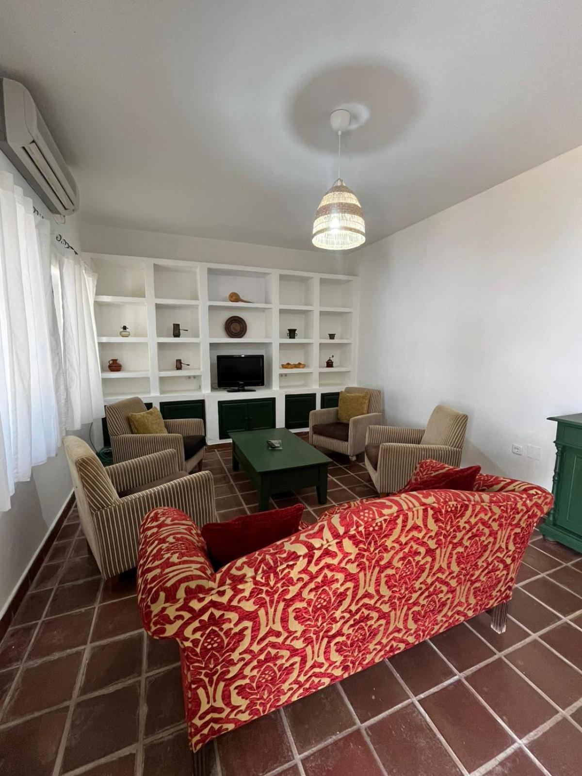 Humaina Hotel