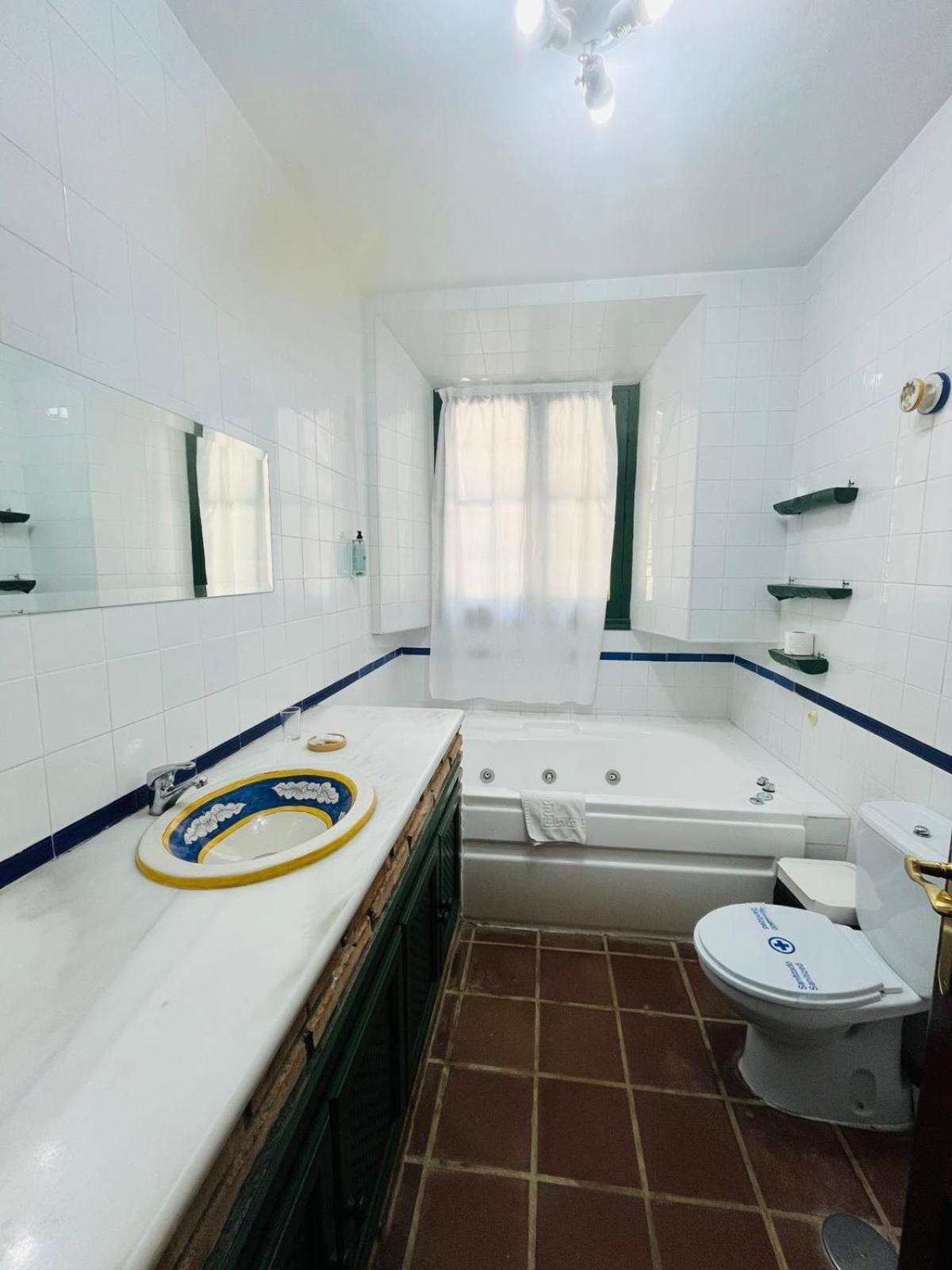 Humaina Hotel 3*